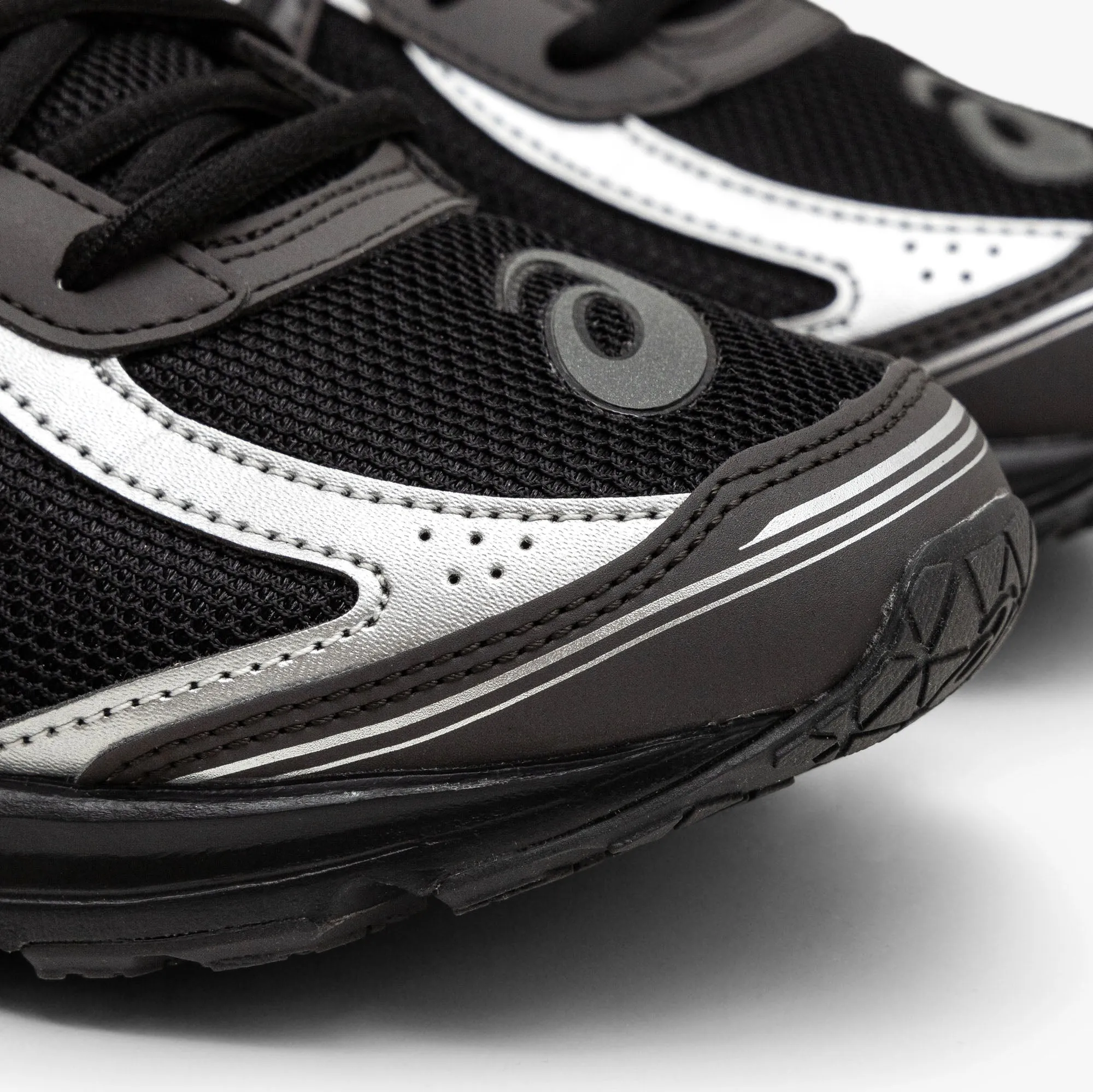 ASICS Jog 100S / Black / Pure Silver