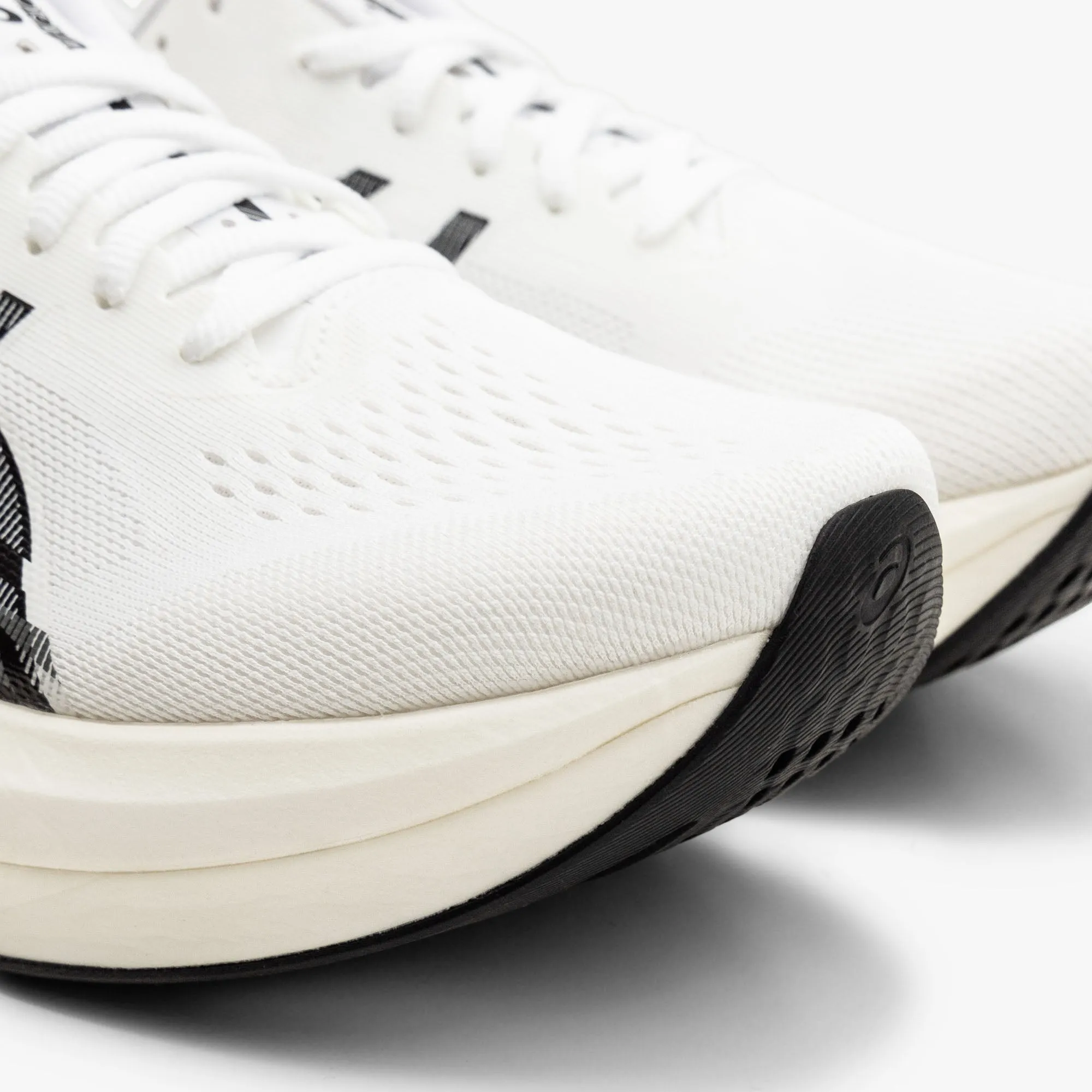 ASICS Magic Speed 4 / White / Black
