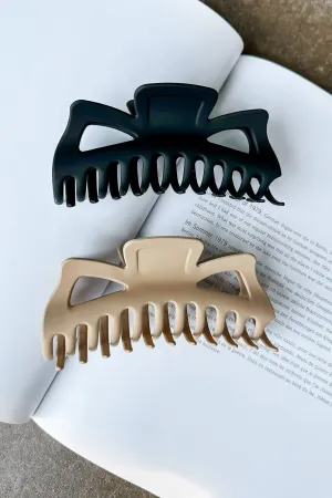 Holding it Together Oversized Hair Clip