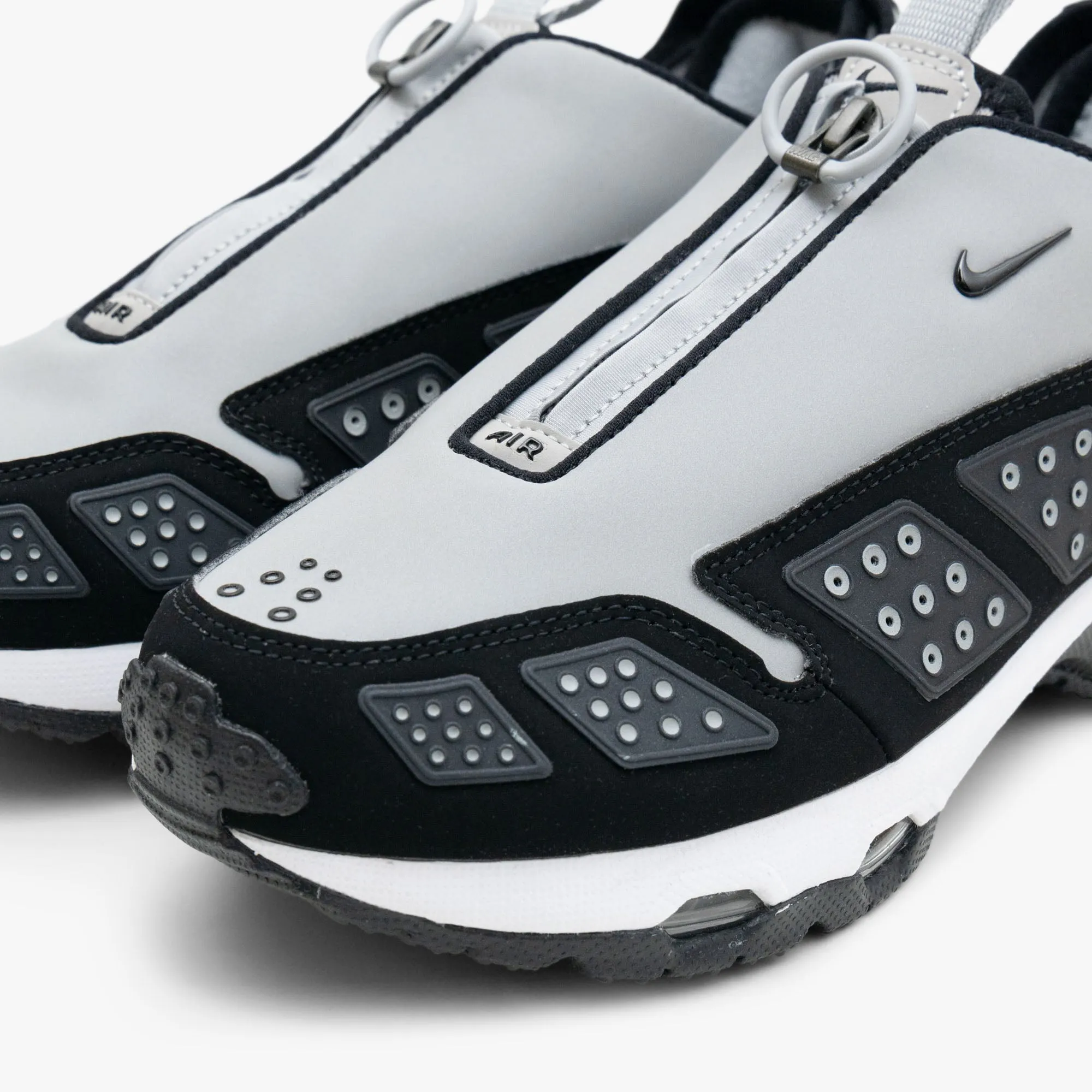 Nike Women's Air Max SNDR Silver / Black - White