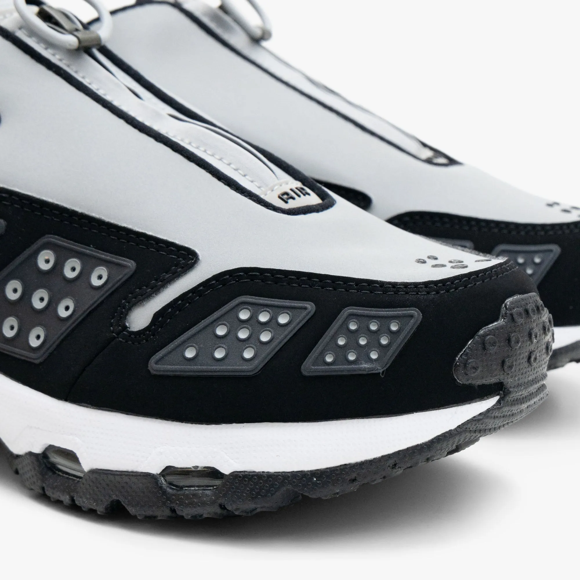Nike Women's Air Max SNDR Silver / Black - White