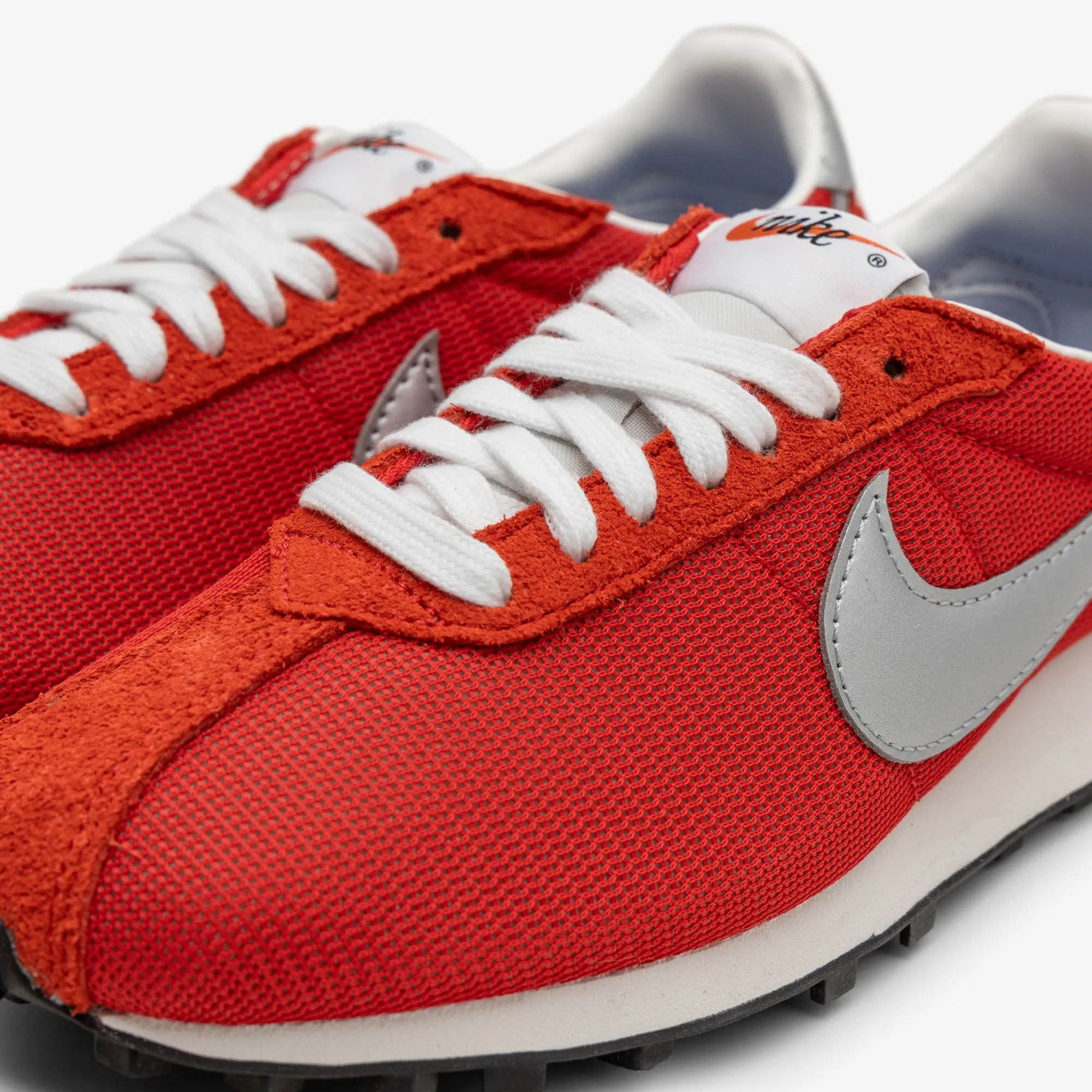 Nike Women's LD-1000 / University Red / Metallic Silver - Sail