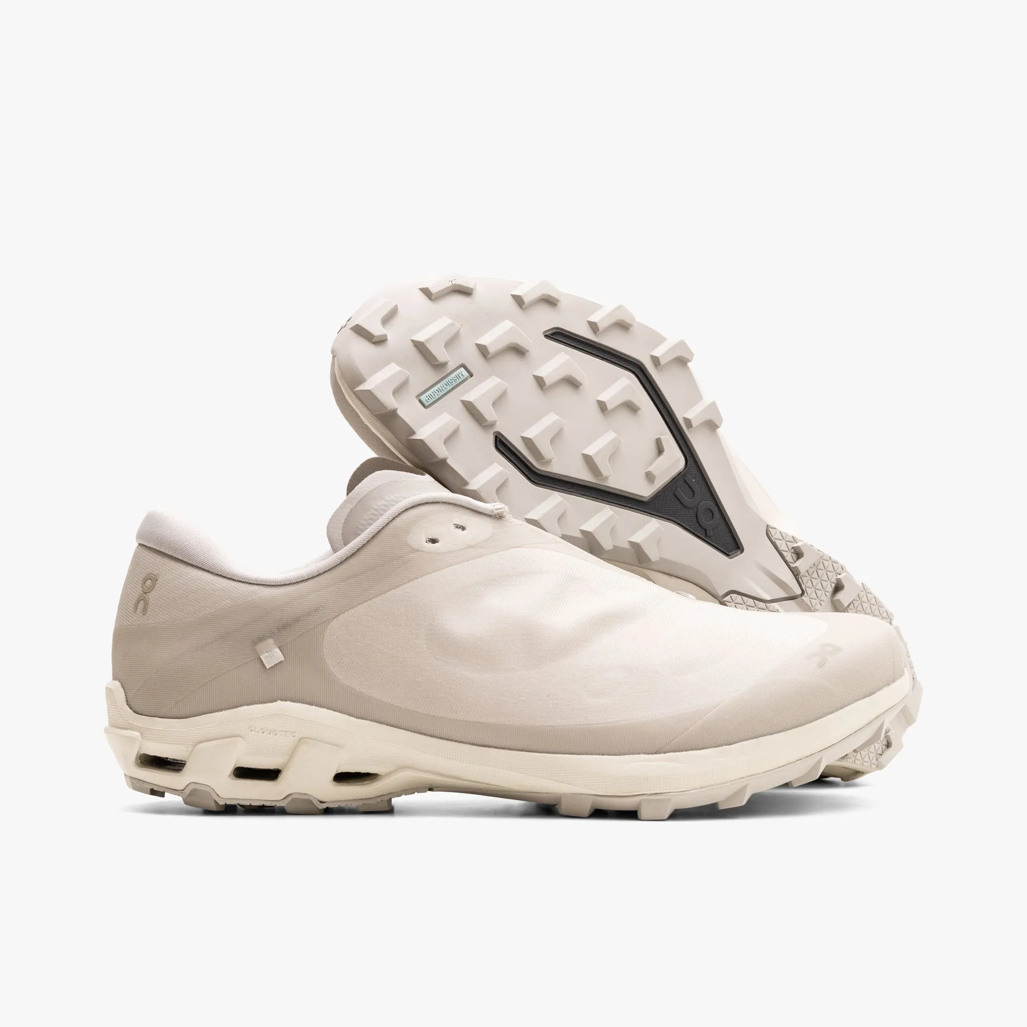 On x PAF Cloudventure Peak Ice / Moondust