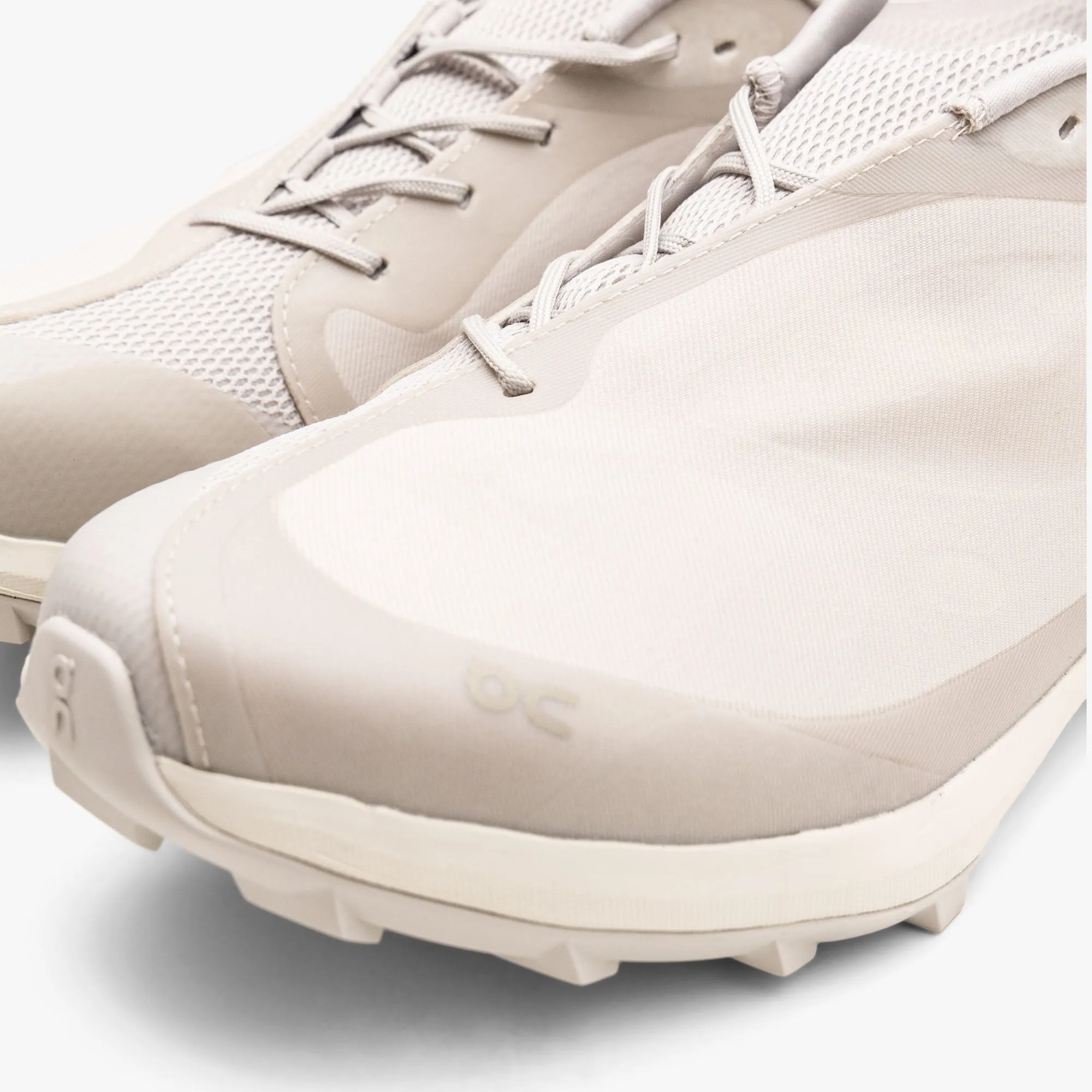 On x PAF Cloudventure Peak Ice / Moondust