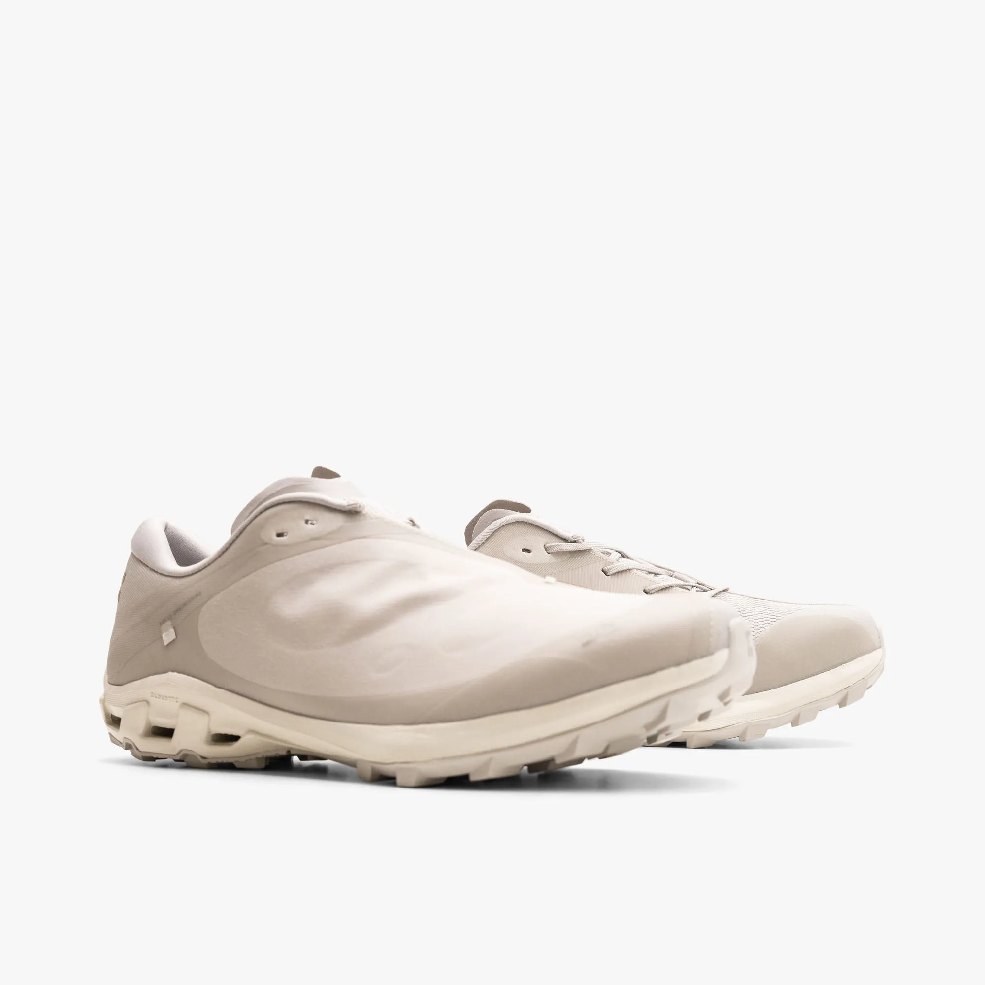 On x PAF Cloudventure Peak Ice / Moondust