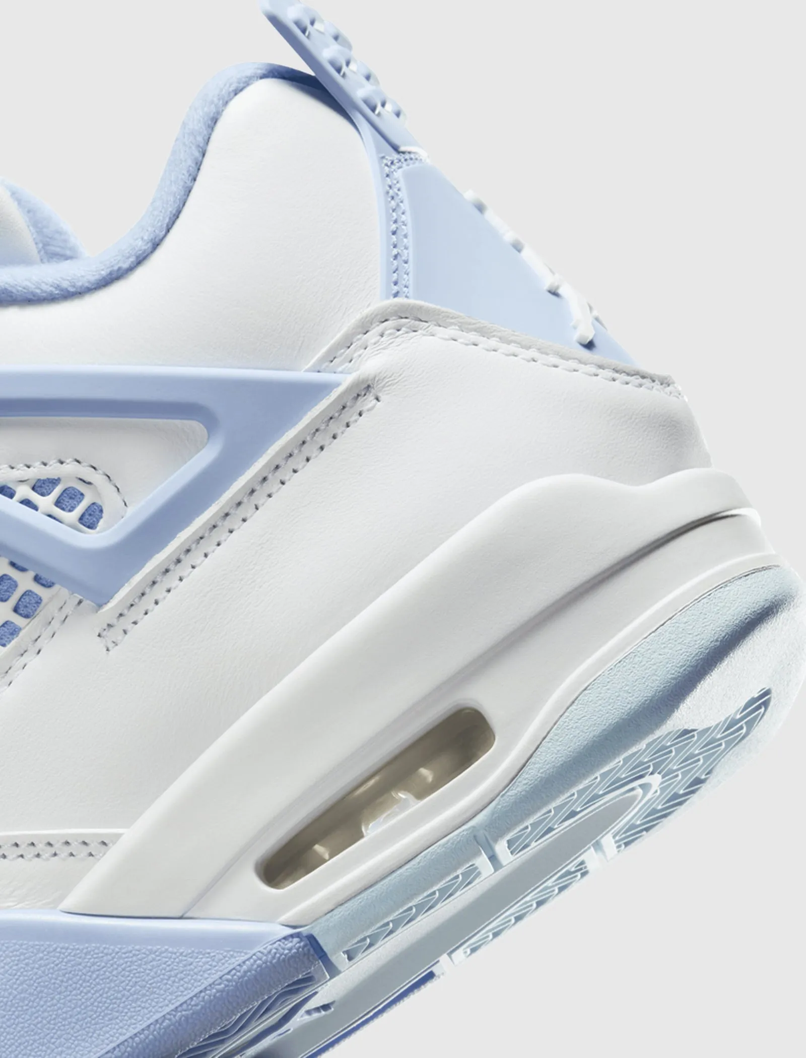 WOMEN'S AIR JORDAN 4 RETRO "ALUMINUM"